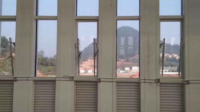 单元式玻璃幕墙价格影响因素：全面解析报价评估技巧